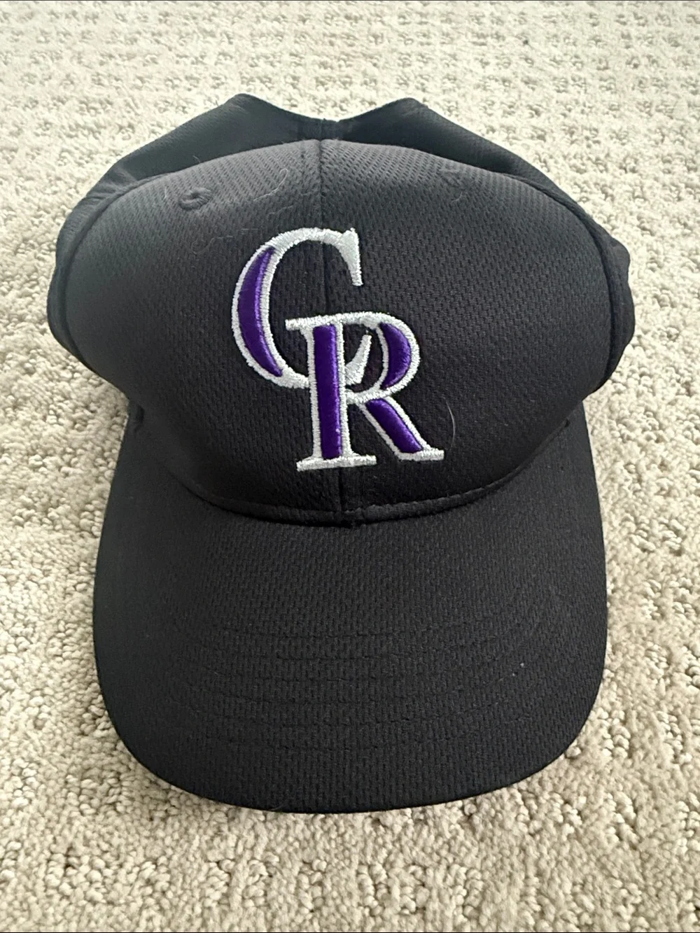 Youth Colorado Rockies hat with adjustable size in back